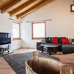 Apartment Chasa La Tschuffa