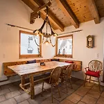 Apartment Chasa La Tschuffa
