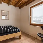 Apartment Chasa La Tschuffa