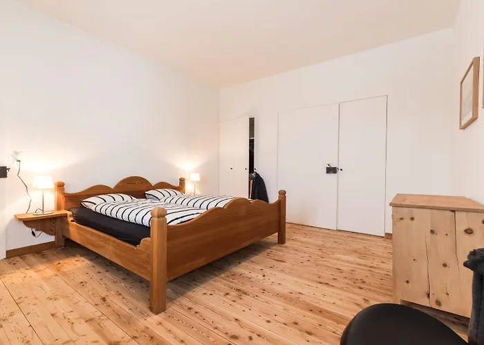 شقة Chasa La Tschuffa *