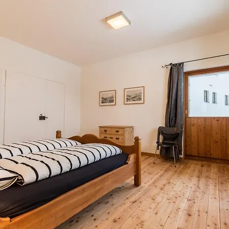 Apartment Chasa La Tschuffa *