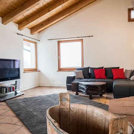 Apartment Chasa La Tschuffa